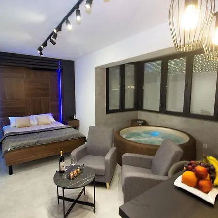 Jacuzzi Sauna Selfcheckin Mystic Apartman *