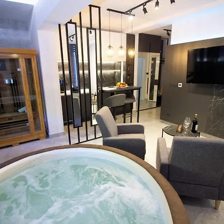 Jacuzzi Sauna Selfcheckin Mystic Διαμέρισμα