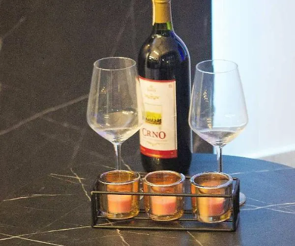 Jacuzzi Sauna Selfcheckin Mystic Apartment